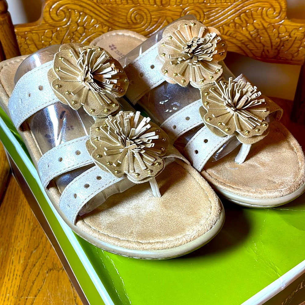 New in Box!! Naturalizer Jayda Size 8